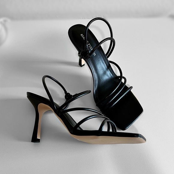 MARC FISHER Women's Dareta Strappy Sandals NWOT - Picture 2 of 3